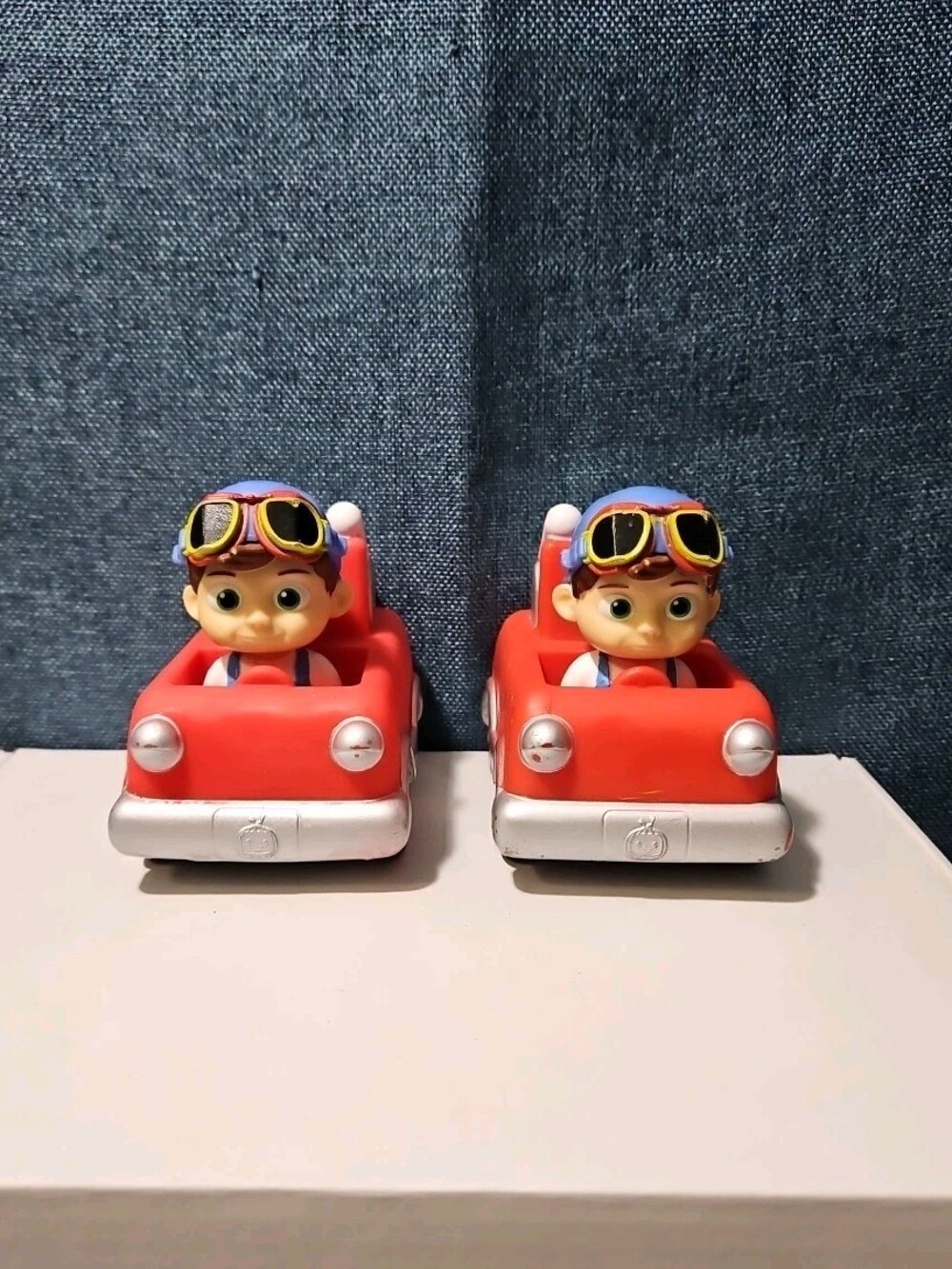 CoComelon Toy Box Musical Bedtime JJ Doll Plush Pillow 4 Mini Vehicles Jazwares - Picture 5 of 16